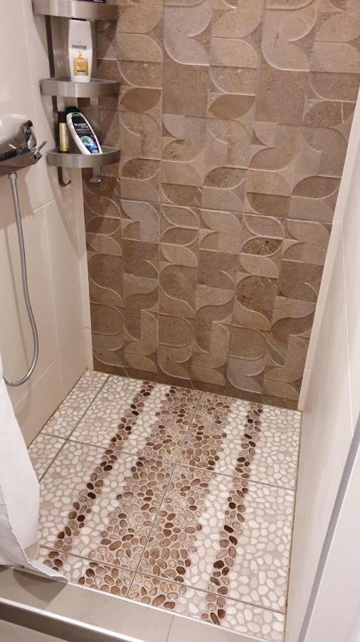 Lukas-2 B/R Luxurious Flat With Veranda Apartamento Atenas Exterior foto